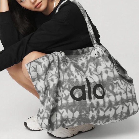 Alo Iconic Shopper tote | oversized heavy-duty canvas grey tie dye bag w… - Picture 2 of 6
